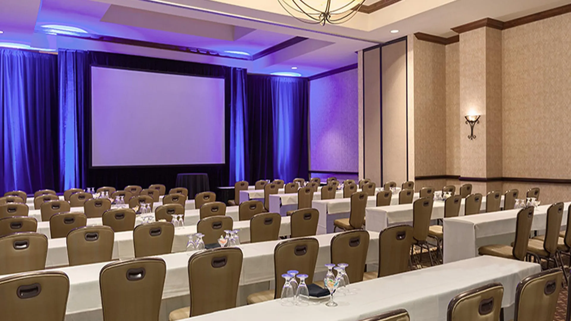 Delta Hotels By Marriott Anaheim Garden Grove 4*,
